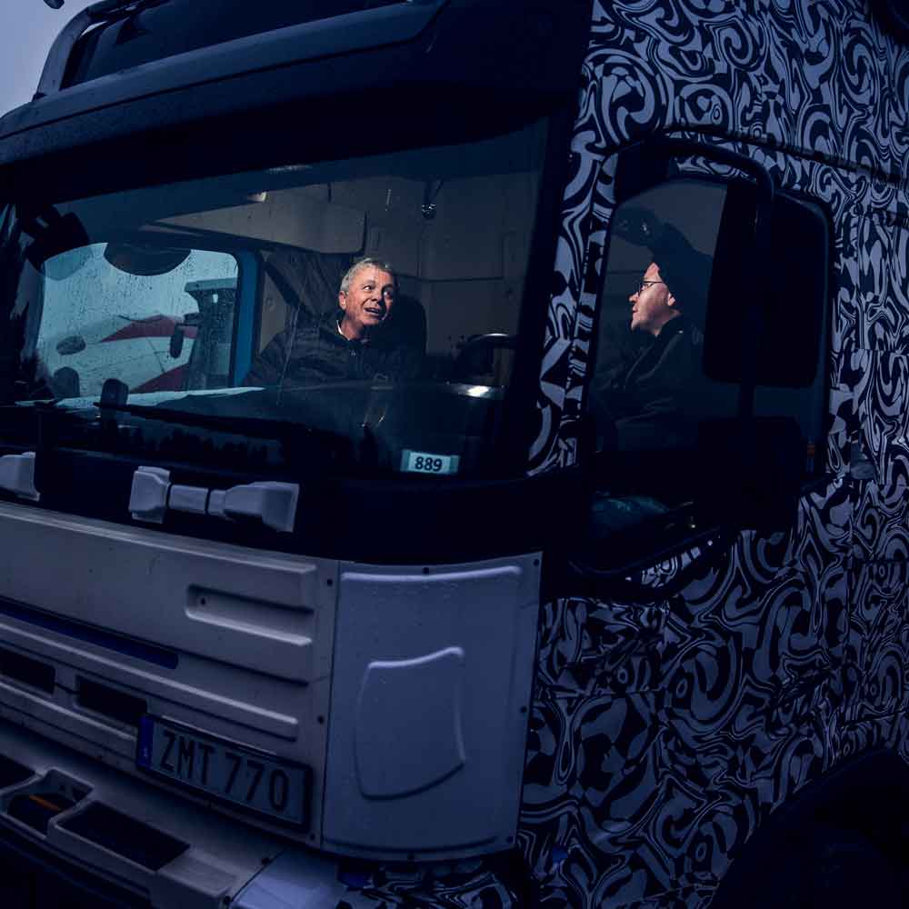Volvo Trucks dealer Eric Åström speaking to Joakim Eriksson